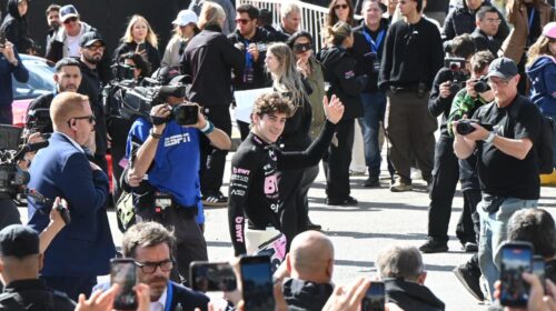 Colapinto se convertirá en el primer argentino en manejar un F1 por el asfalto porteño y hará cuatro salidas al circuito callejero. La primera será a las 12.45, la segunda a las 14.30, otra a las 15.15 y el final, a las 15.55 en un bus descapotable.