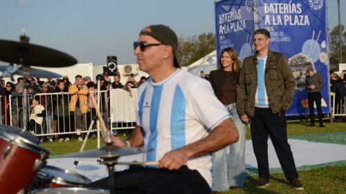 La Ciudad que siempre sorprende: frente a una multitud, más de 500 bateristas tocaron juntos por primera vez en Buenos Aires